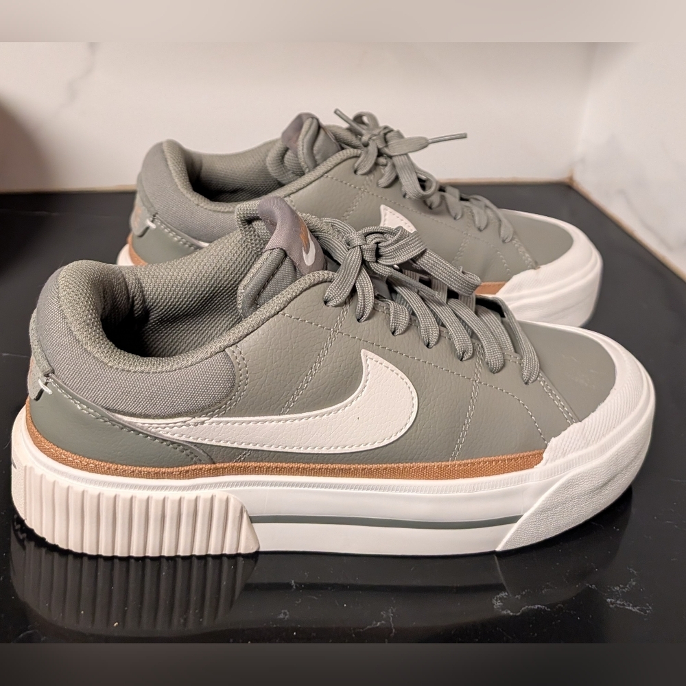 Nike Wmns Court Legacy Lift 'Light Army’ Sneakers Size 8 MSRP $95 - Picture 4 of 10